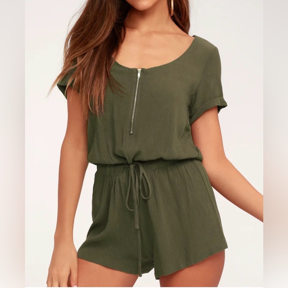 Lulu’s olive green front zip romper